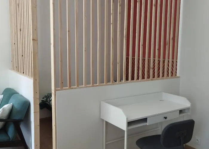 Studio Climatise Et Spacieux Situe Pres Des Parcs
