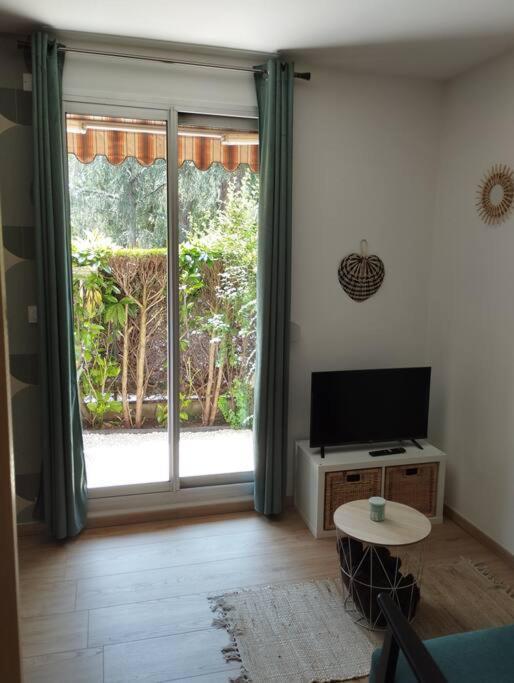 Climatise Et Spacieux Situe Pres Des Parcs Appartement Vichy