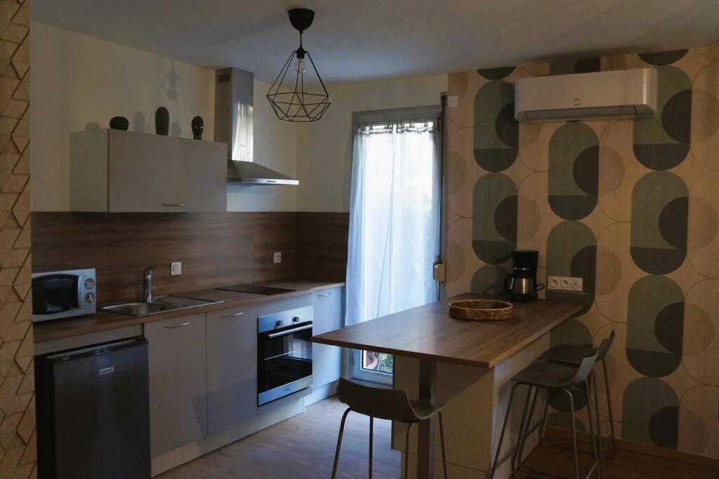 Appartement Climatise Et Spacieux Situe Pres Des Parcs Vichy